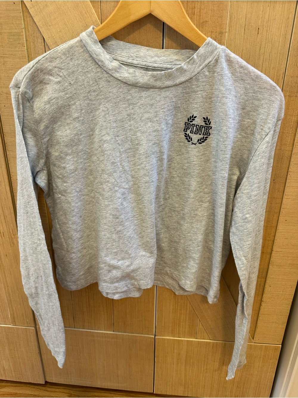 PINK Victoria's Secret Women's cropped Long-Sleeve Crewneck t-shirt size S